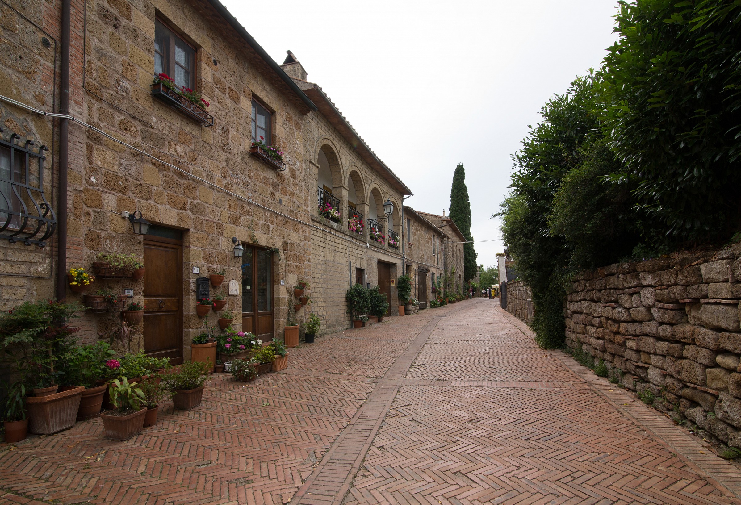 Sovana Via del Duomo