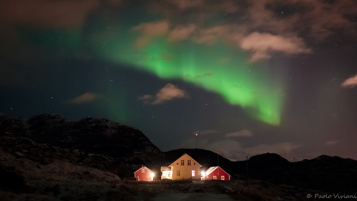 Viviere and dream under the Northern Lights