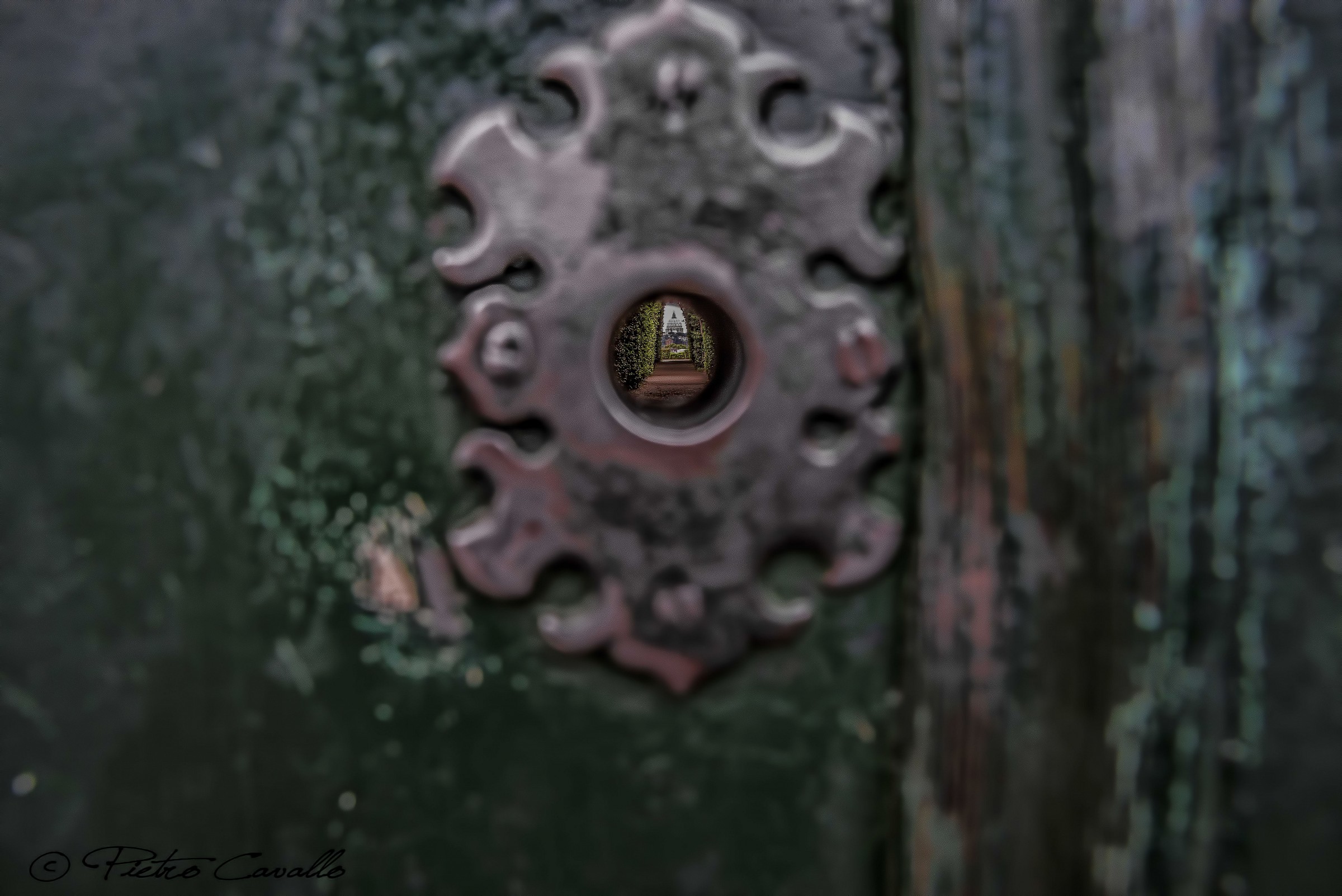 "il buco della serratura"