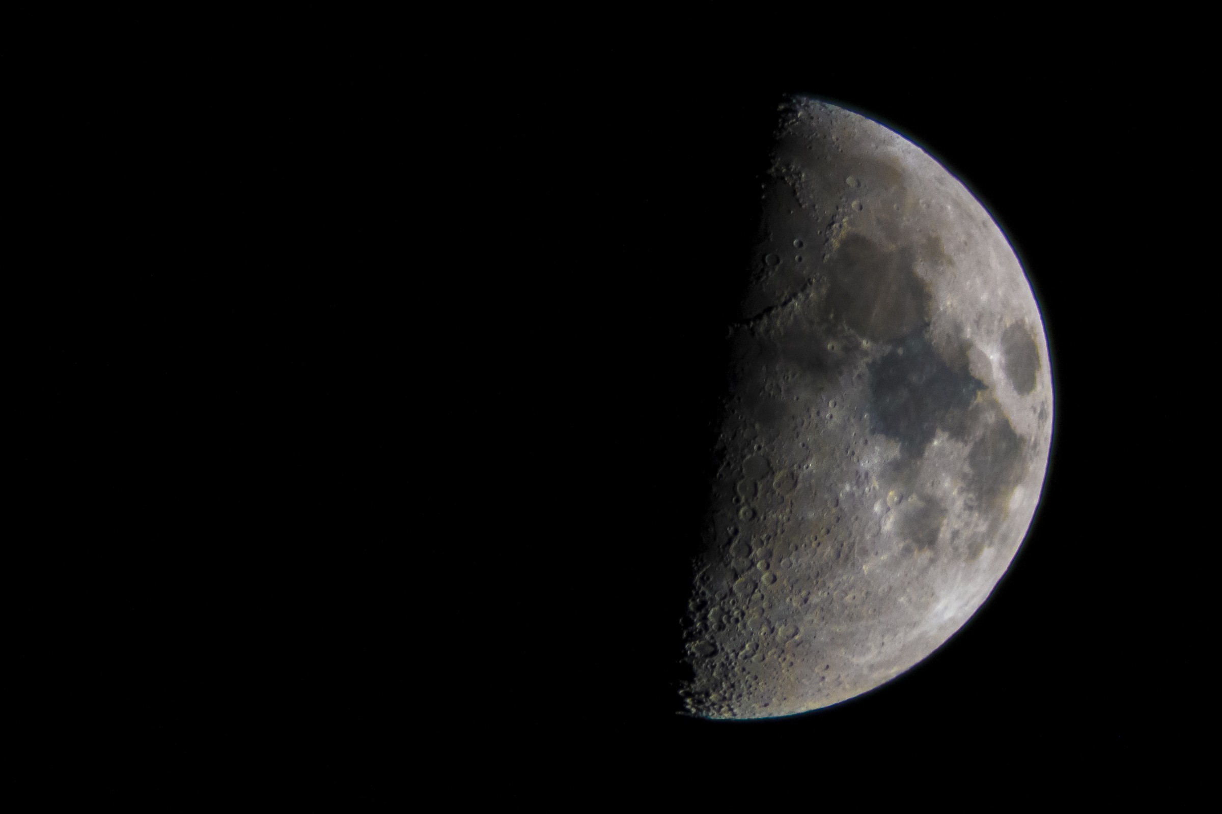 Luna in digiscoping