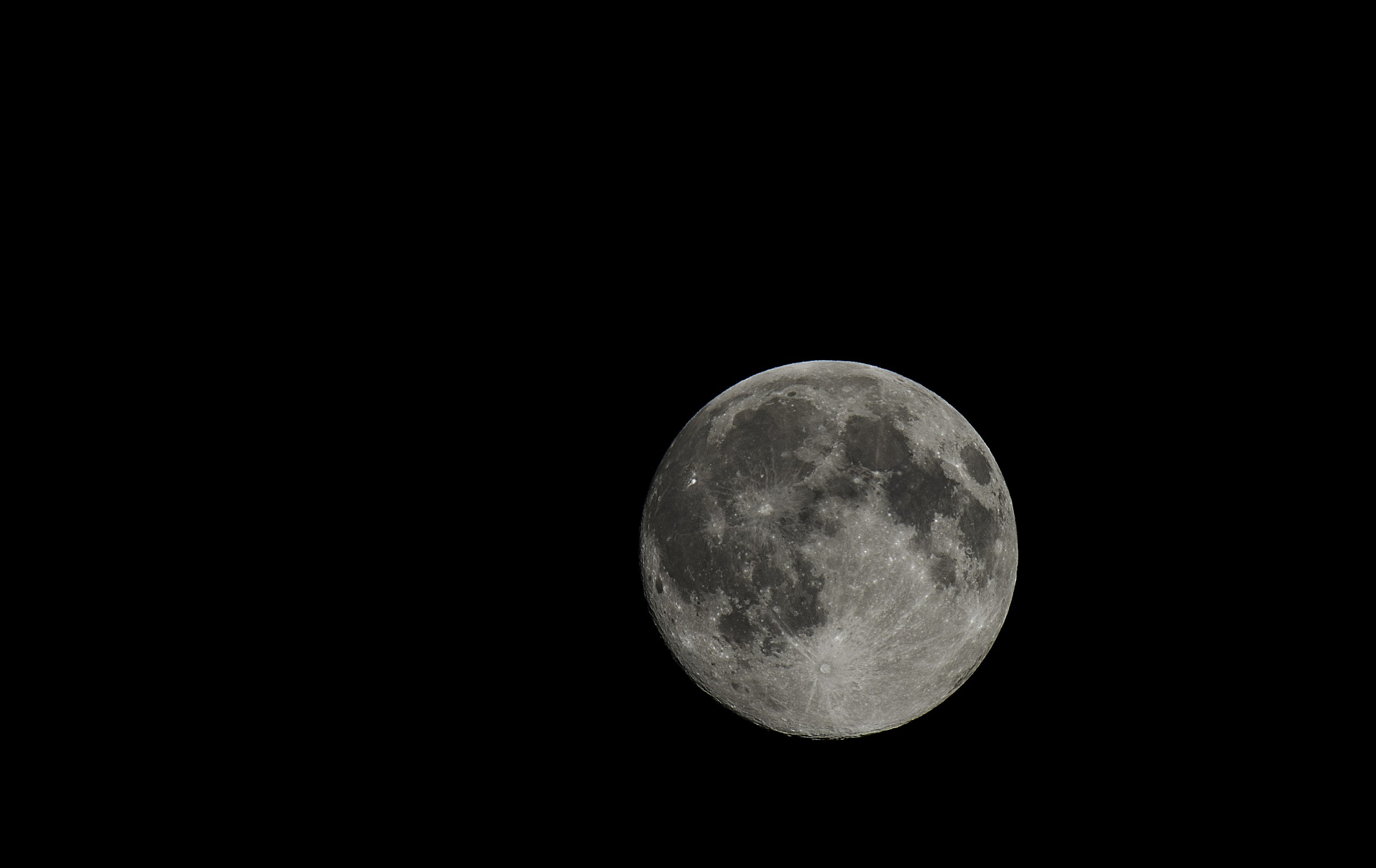 Gibbosa Crescente distanza di 366.261 Km.