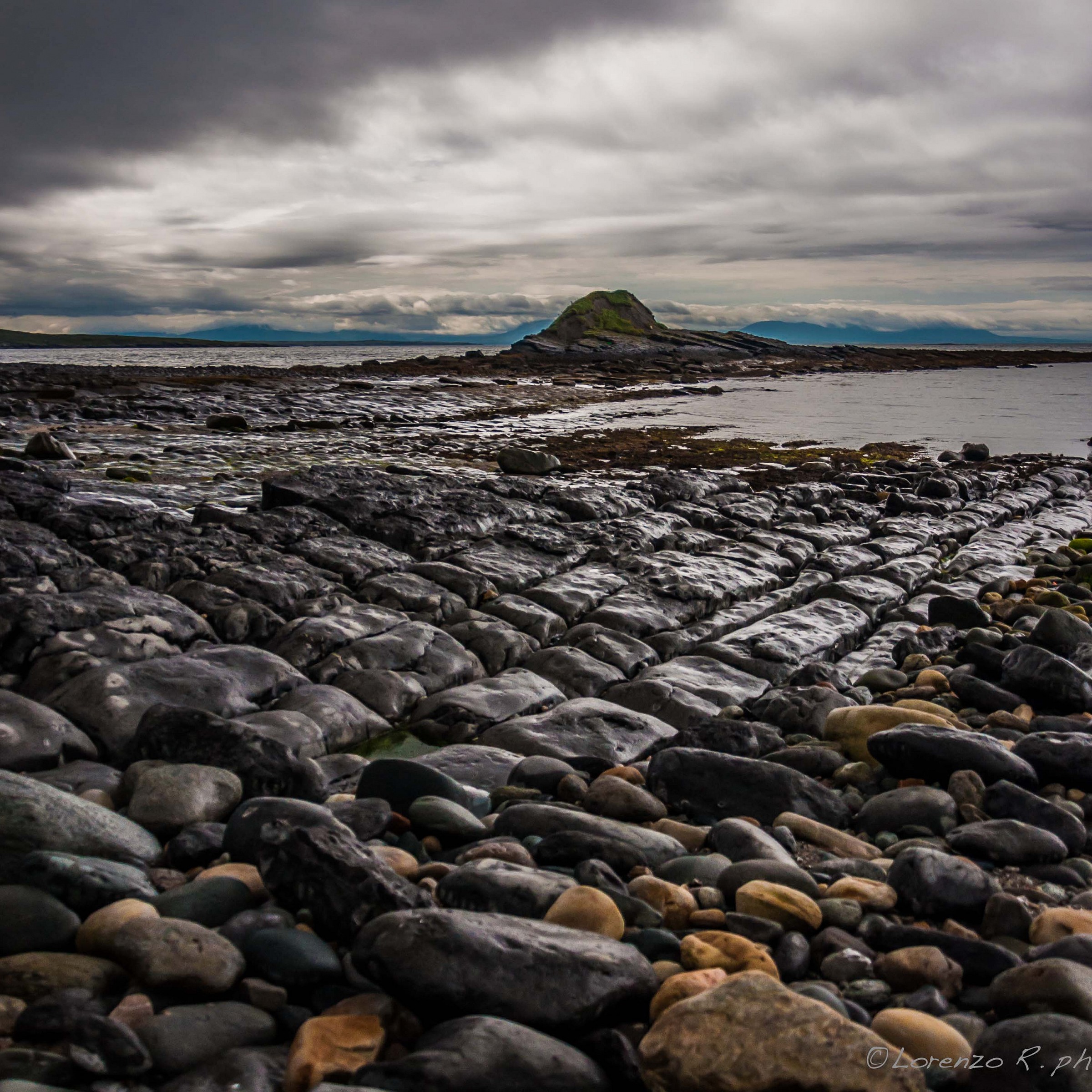 Basalt outcrops from the shoreline