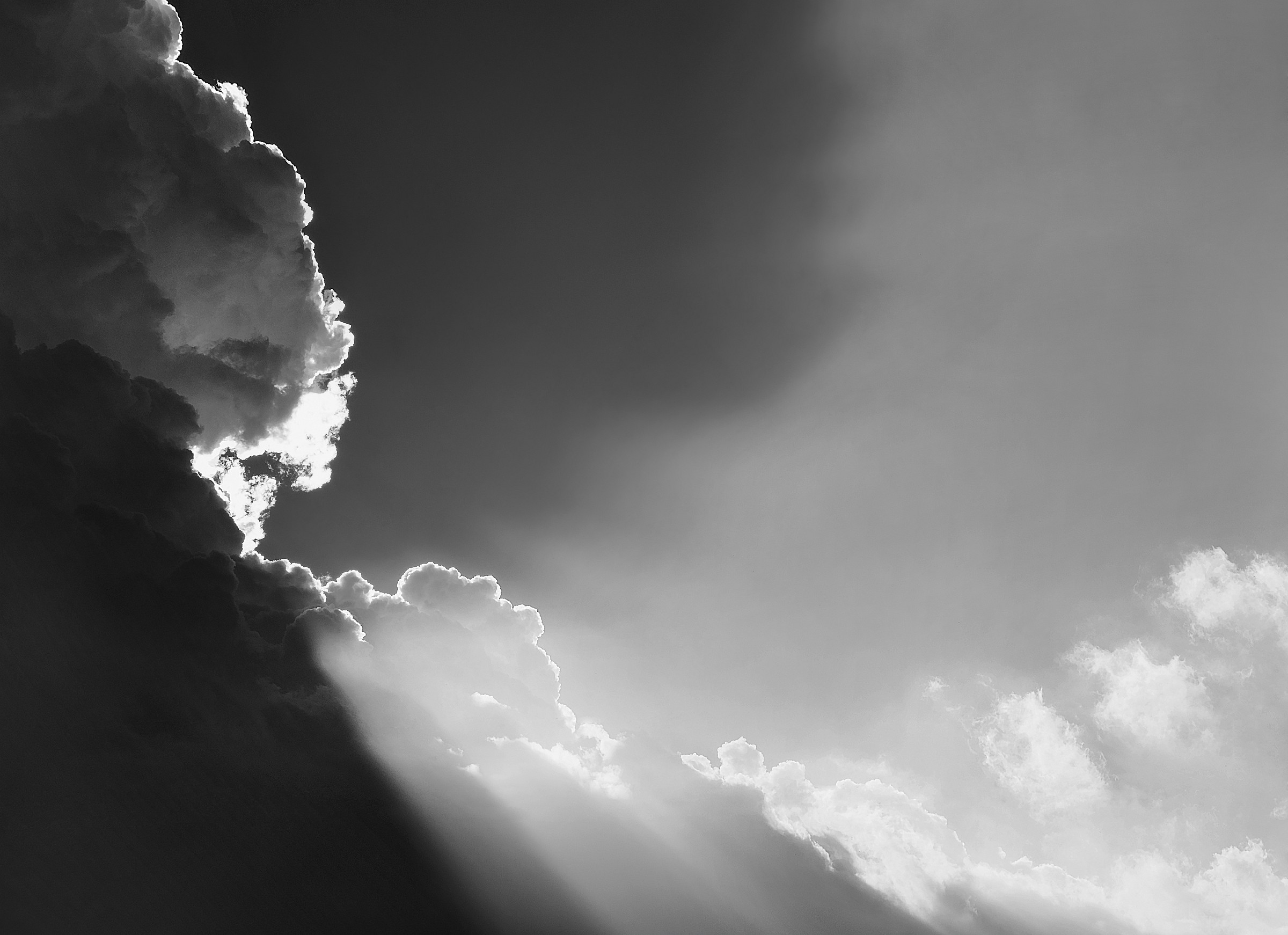 Cielo nuvolosi in bianco e nero