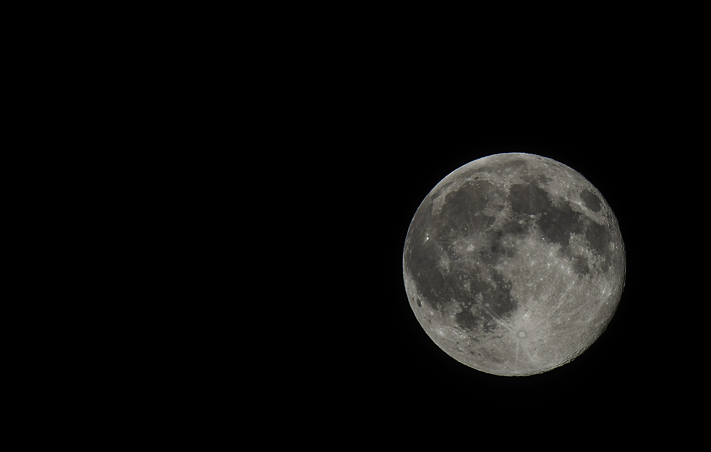 Luna Piena distanza 364.198,49 Km
