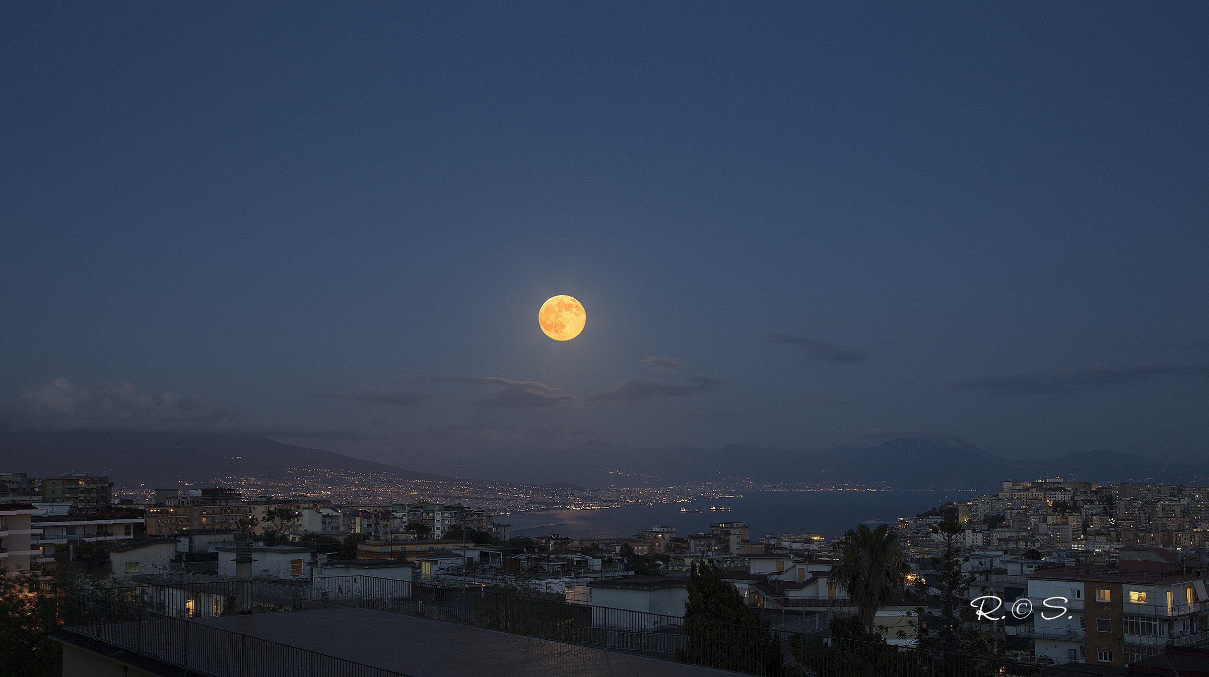 Naples big moon