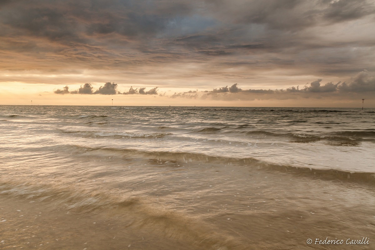 Riflessi dorati spiaggia di Levante