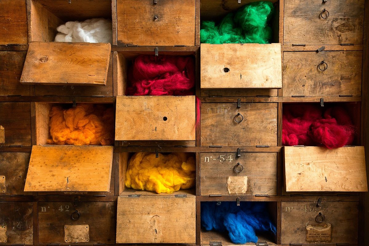 The colors of carded wool