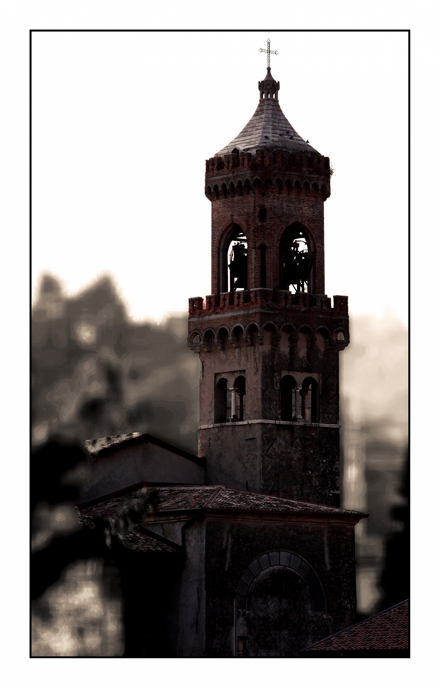 Campanile a Padenghe del Garda