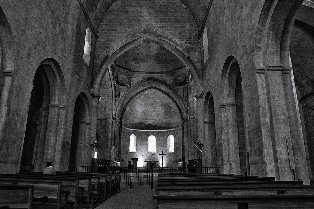 Benedictine church altar Senanque 1