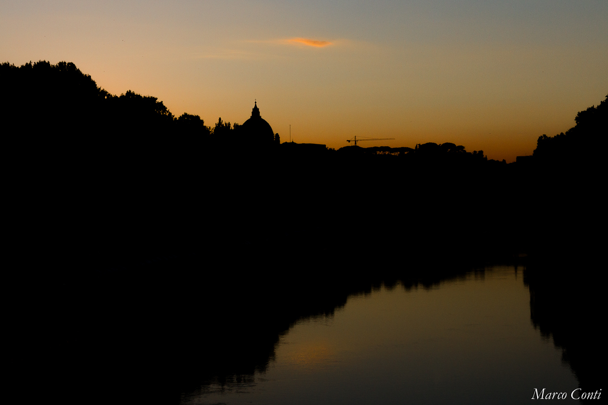 Silhouette lungo il Tevere