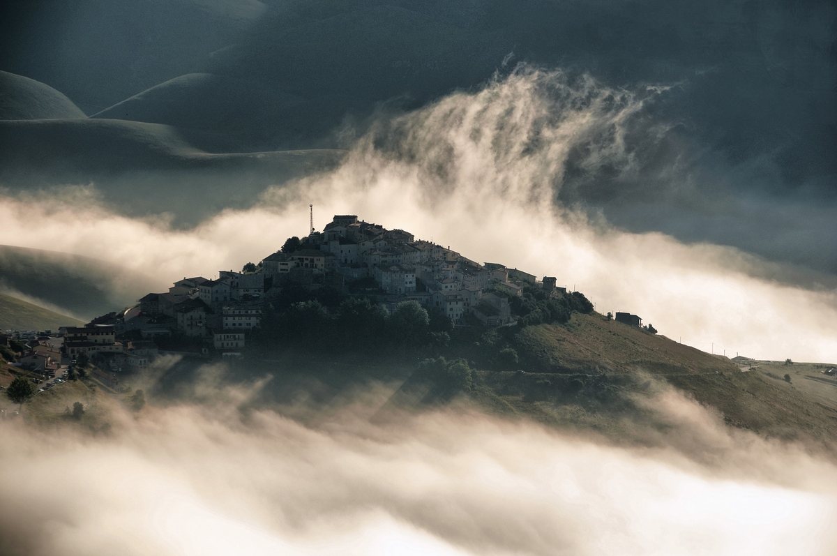 Castelluccio al levar del sole