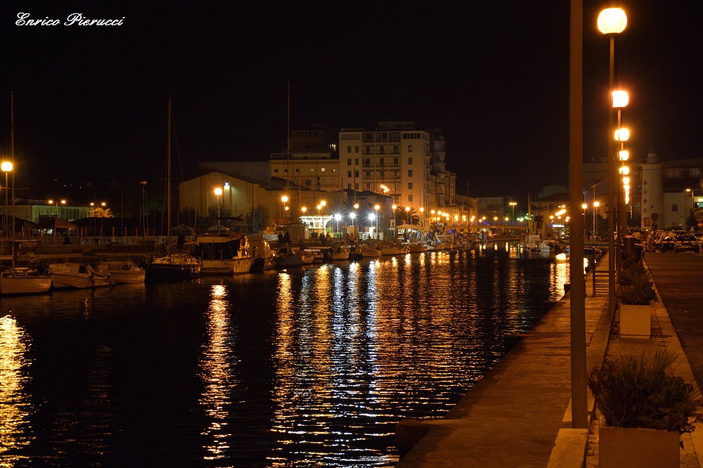 Riflessi sul canale Burlamacco  (Viareggio)