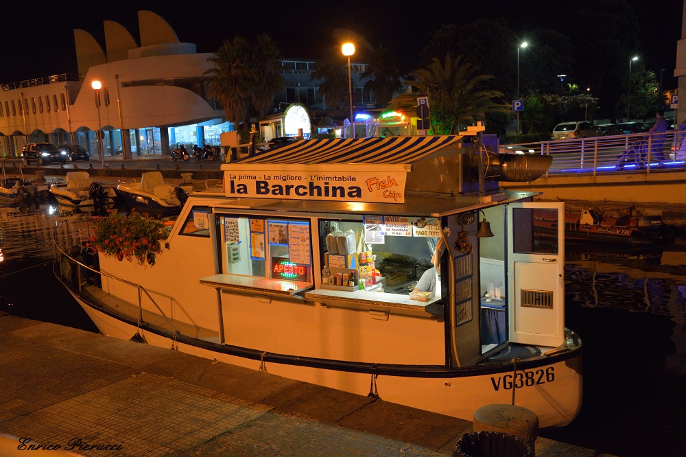 Barchina del Pesce Fritto . (Viareggio)