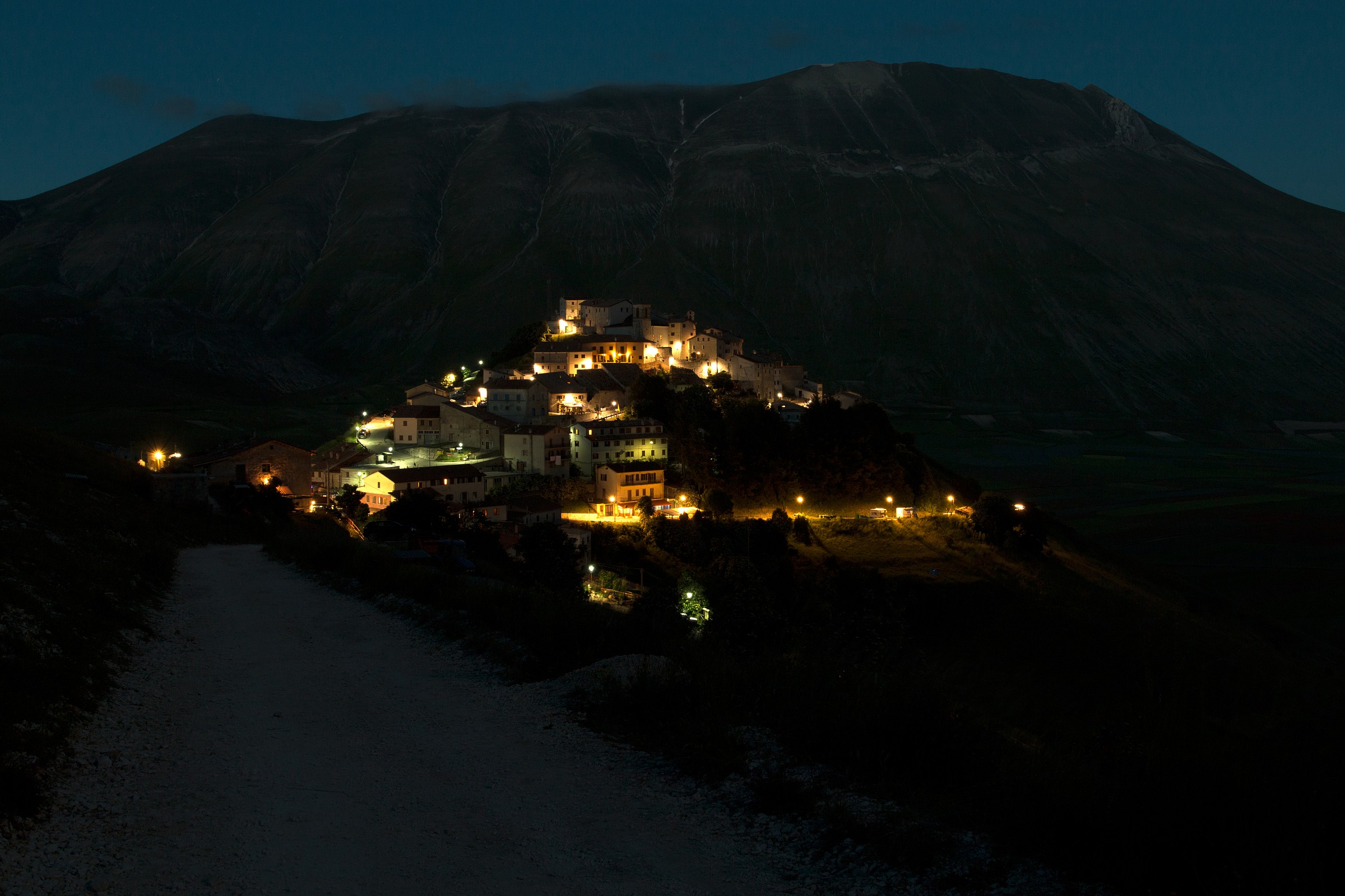castelluccio night