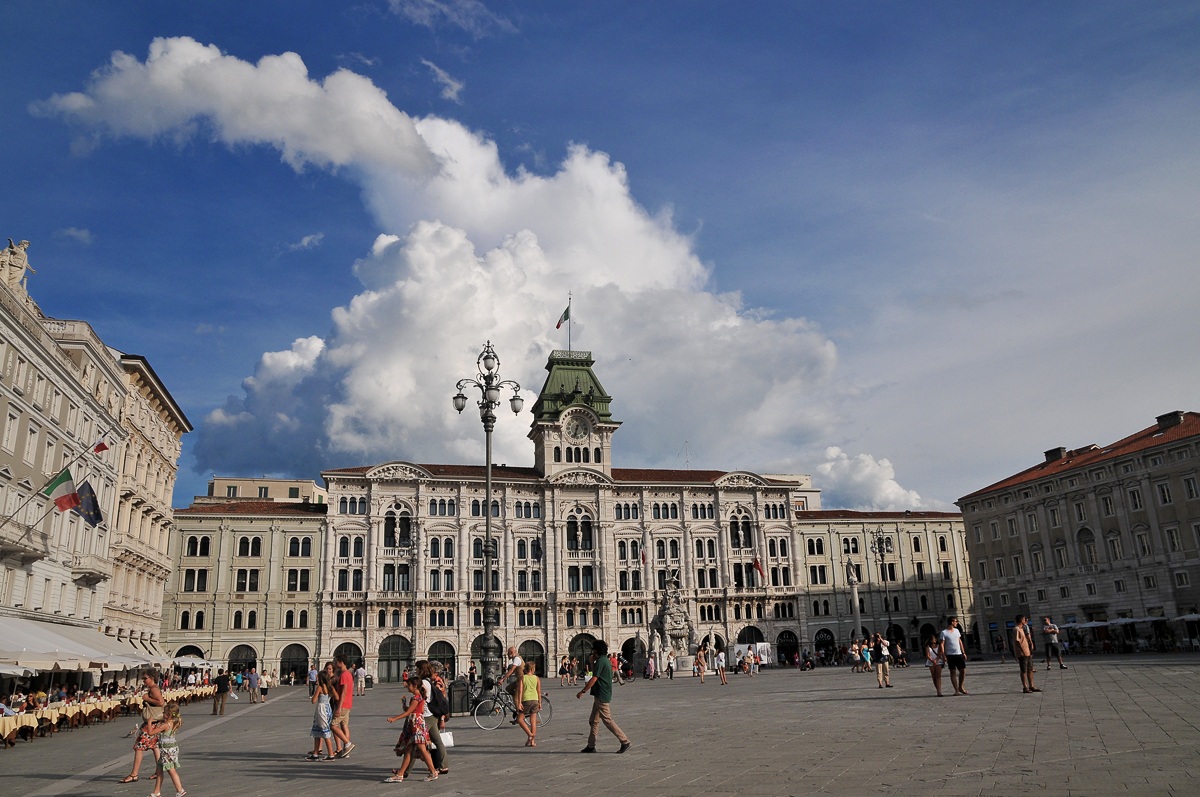 Trieste (square units' of Italy)