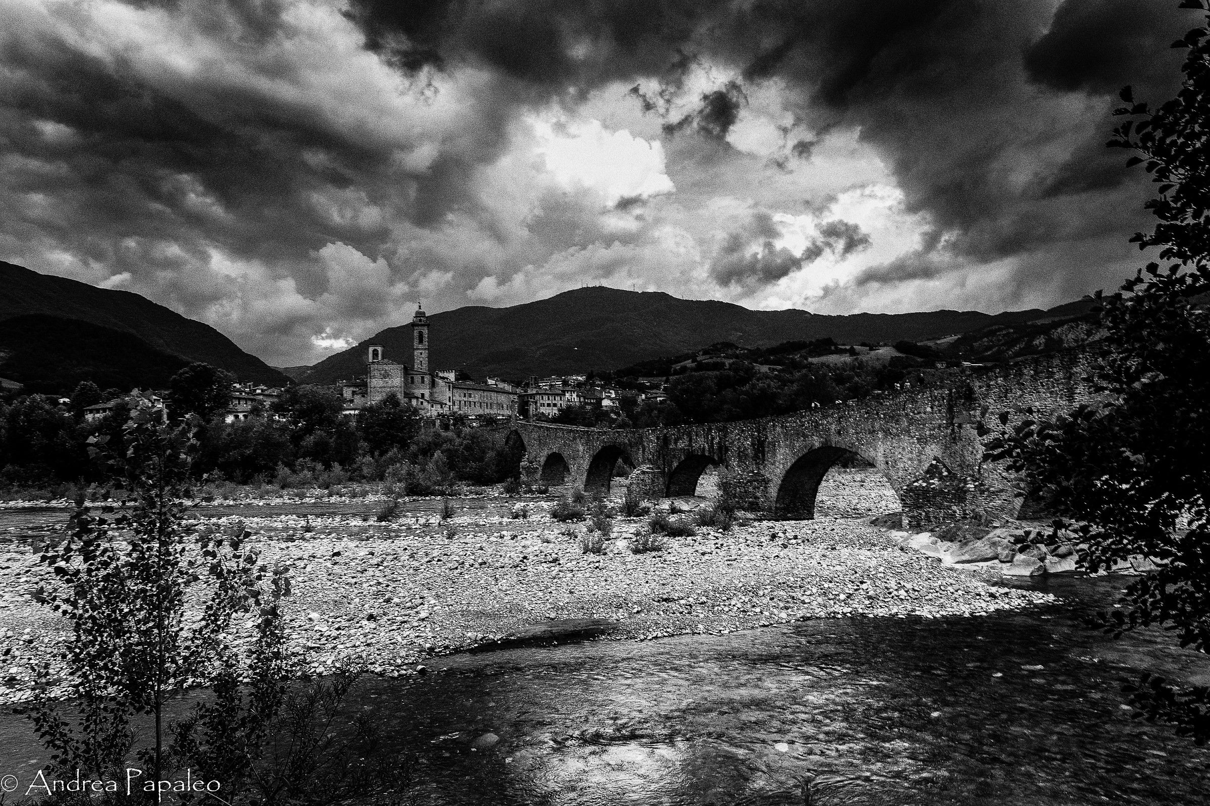 Ponte Gobbo left side