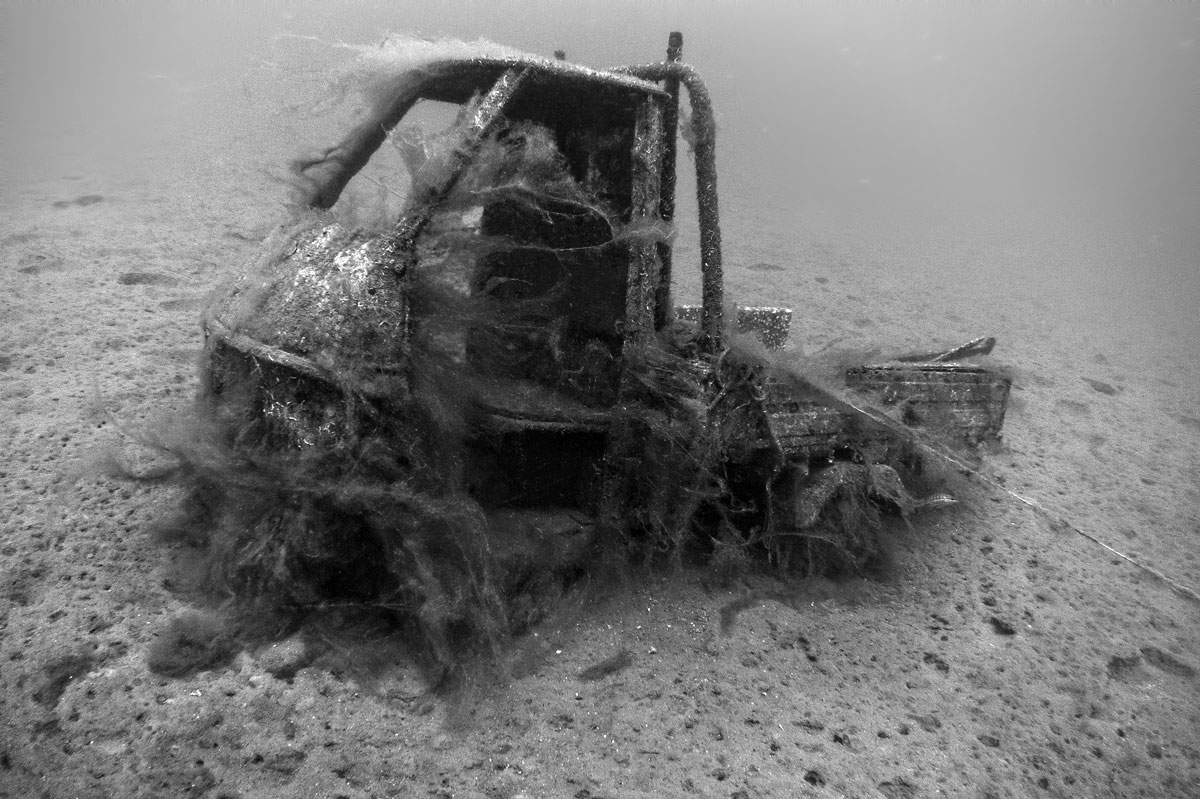 vendo ape piaggio con qualche lavoro da fare ...