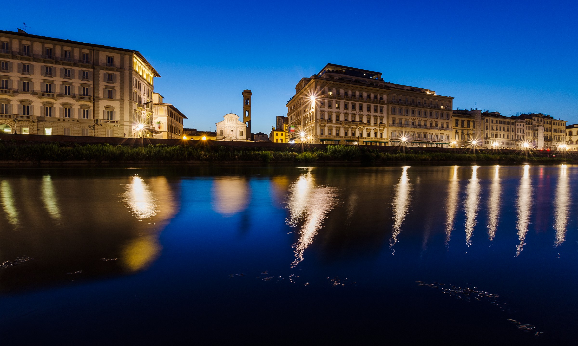 Piazza Ognissanti Lungarno A. Vespucci, Florence