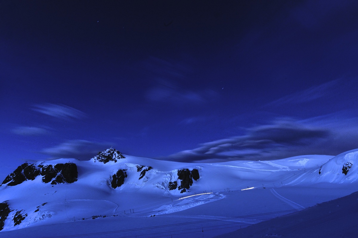 Plateau Rosa in blue