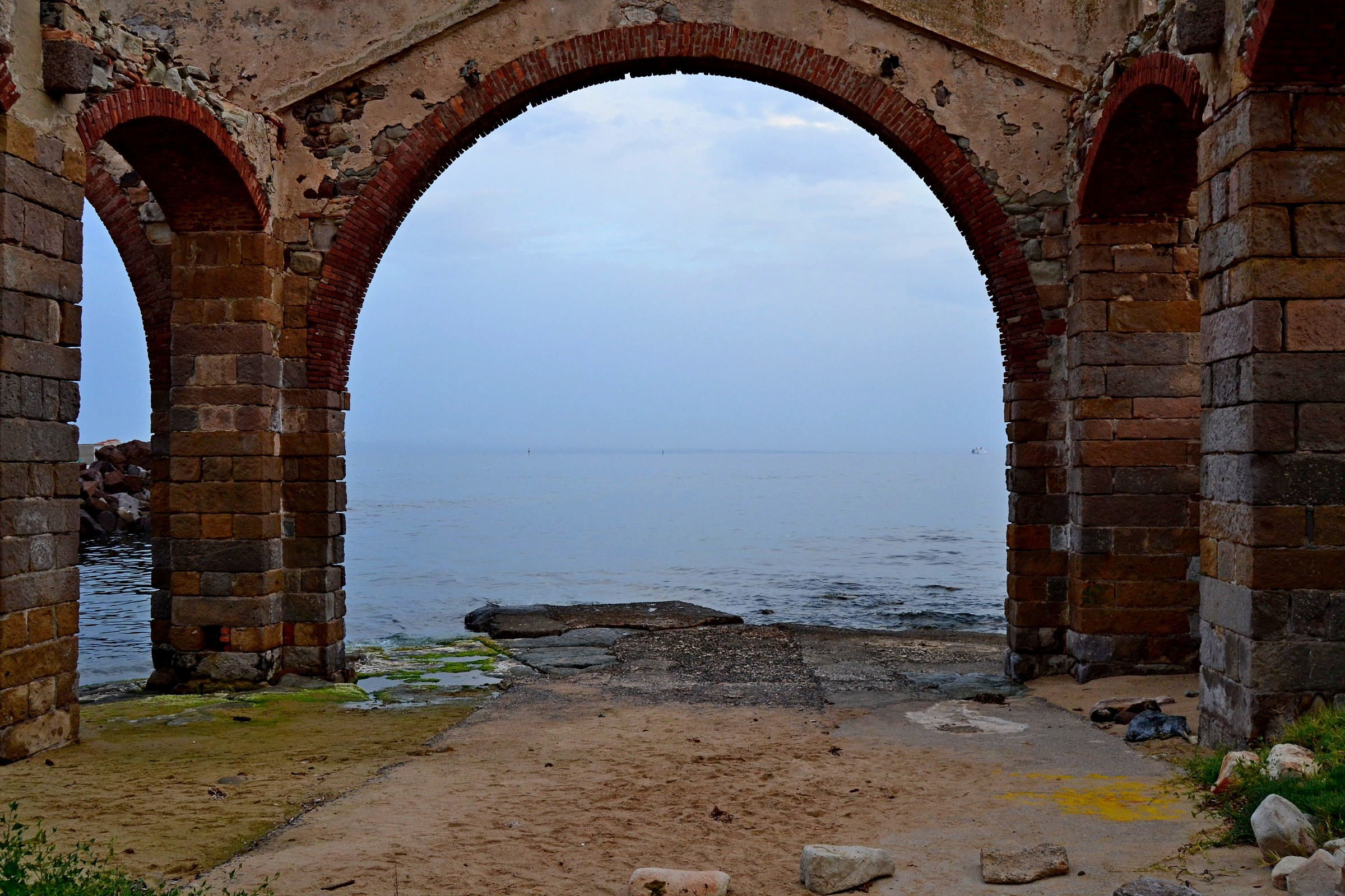 Arco sul mare