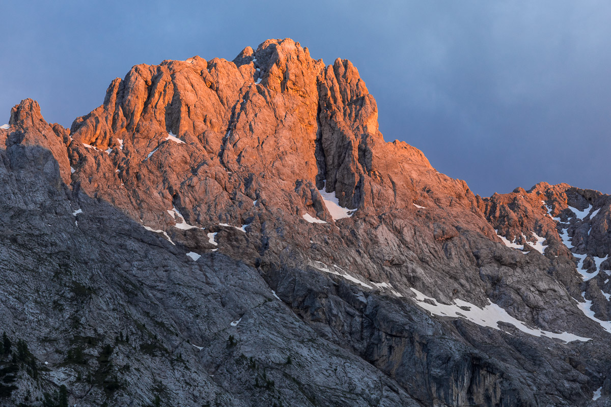 La cima Colac al sole del tramonto...