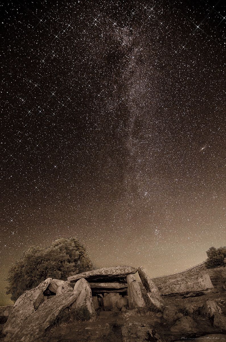 Dolmen sotto la via lattea