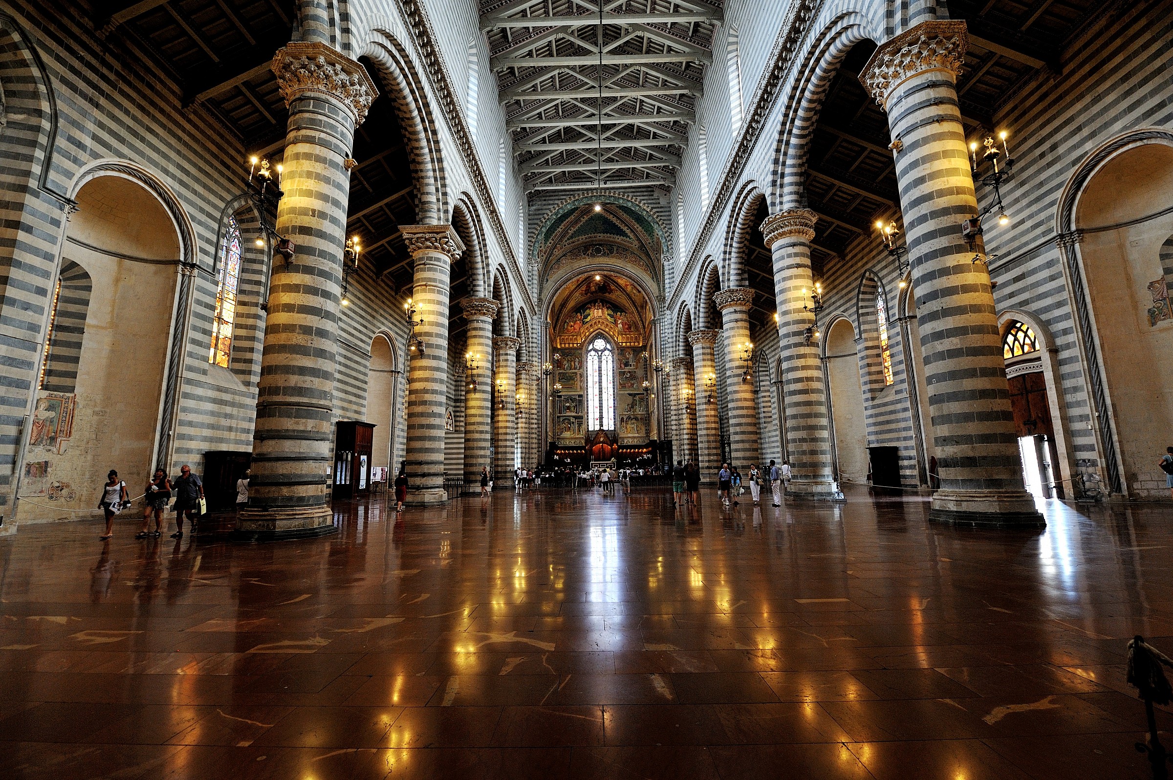 Orvieto: Interior view of the Cathedral