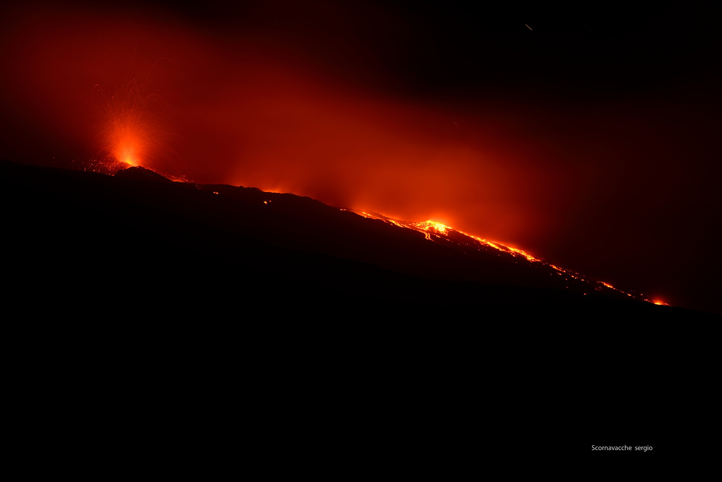 Nuova bocca eruttiva scattata da Monte Zoccolaro
