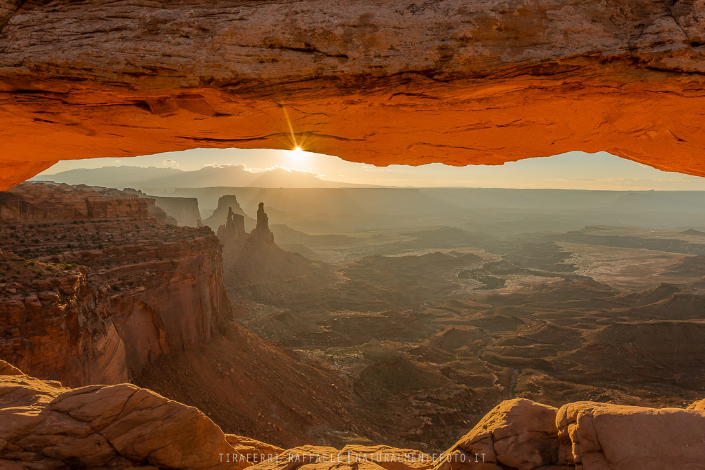 Sunrise at Mesa Arch