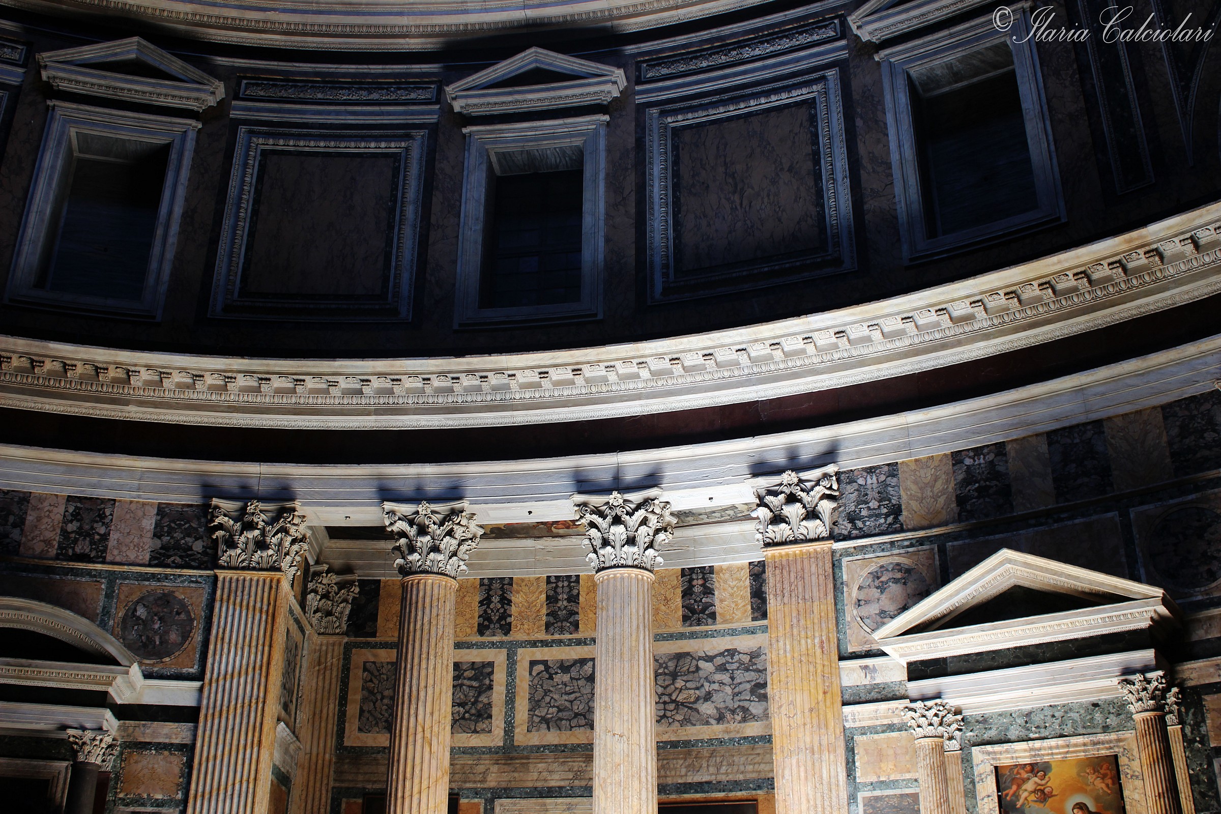 Luci e ombre nel Pantheon