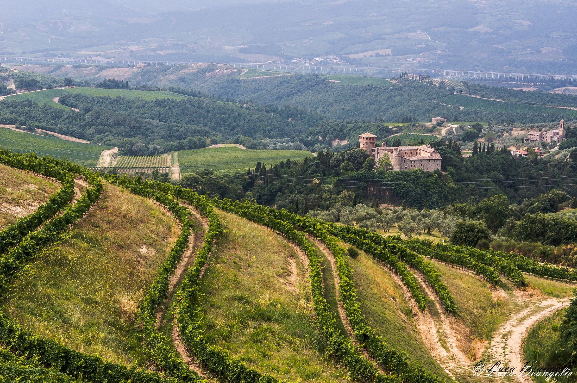 castello della sala con la sua campagna