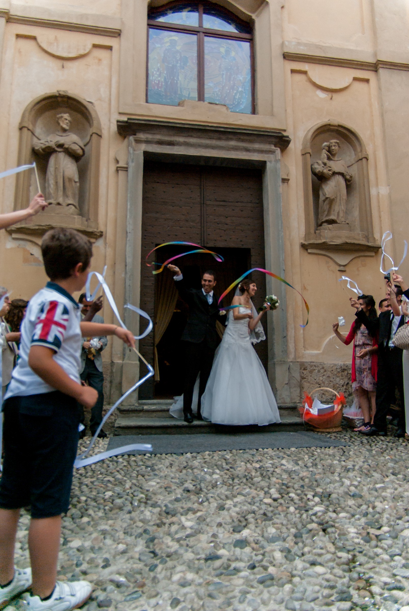 Festeggiamenti all'uscita dalla chiesa