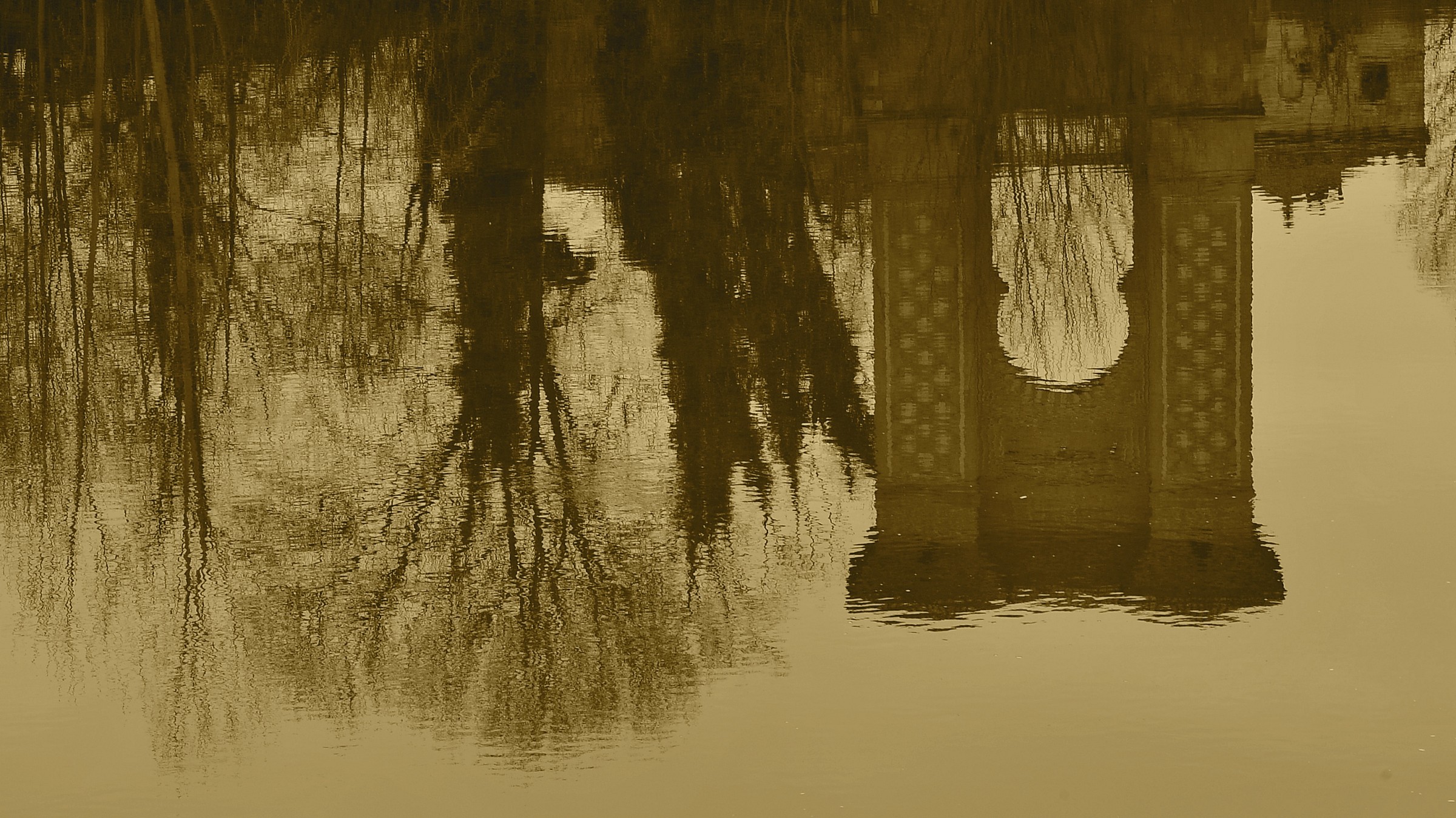 Verduno (cn) - Ponte riflesso