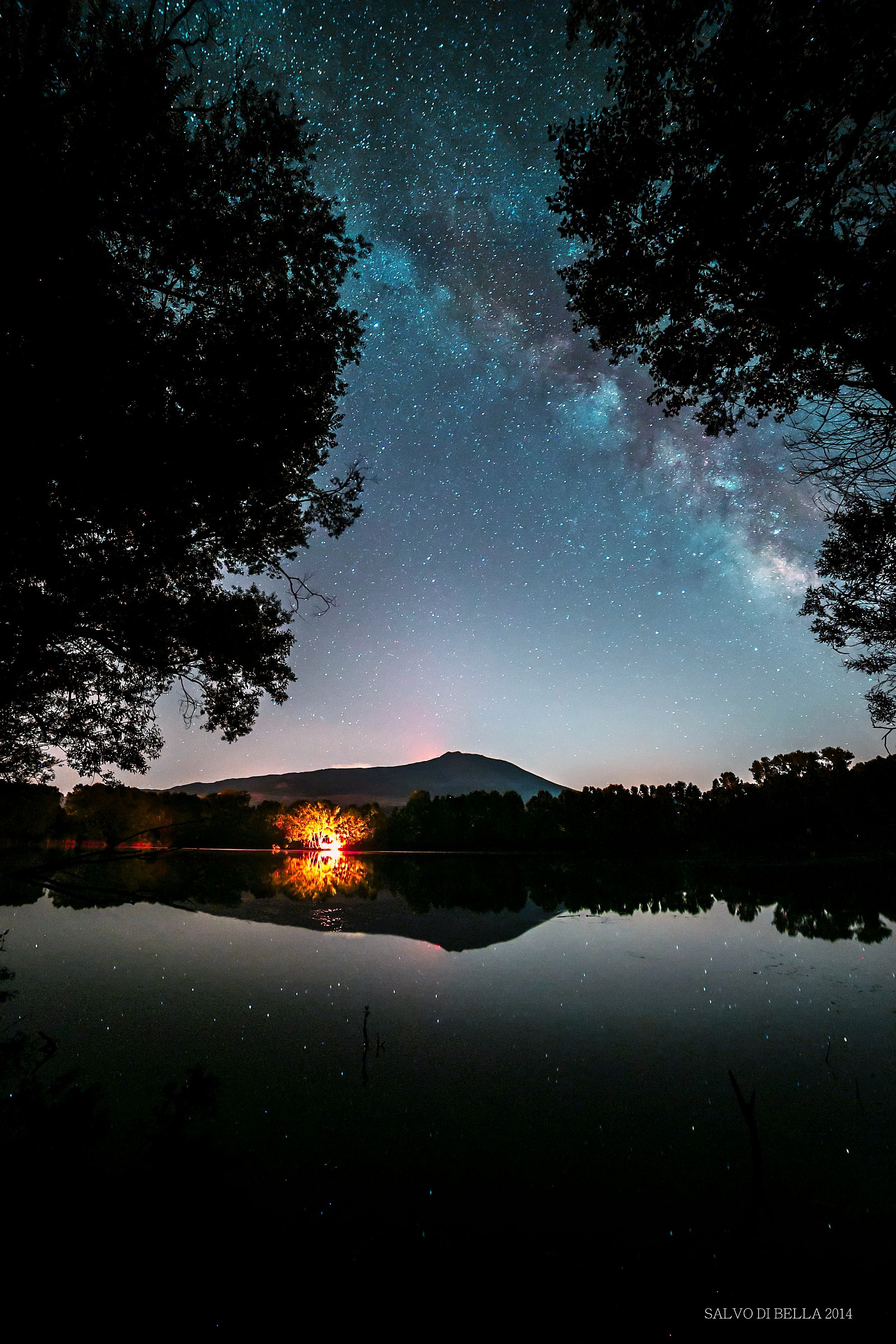 Milky Way on 'Etna eruptive activity
