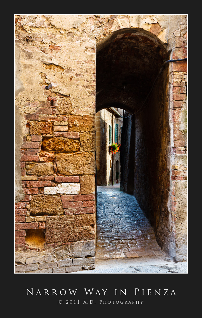 Narrow Way in Pienza