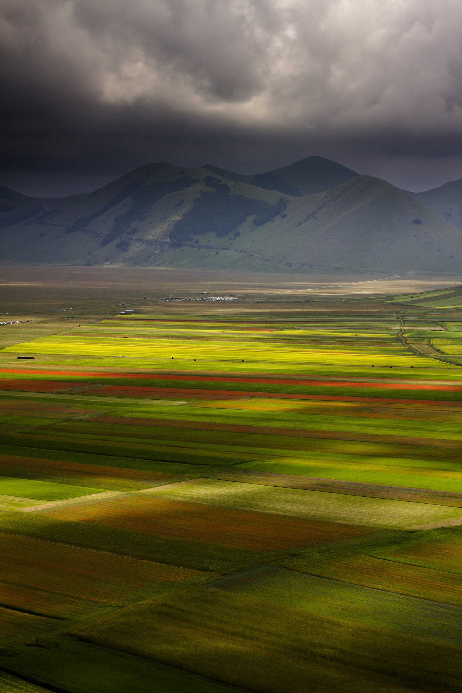 ombre e luci su castelluccio