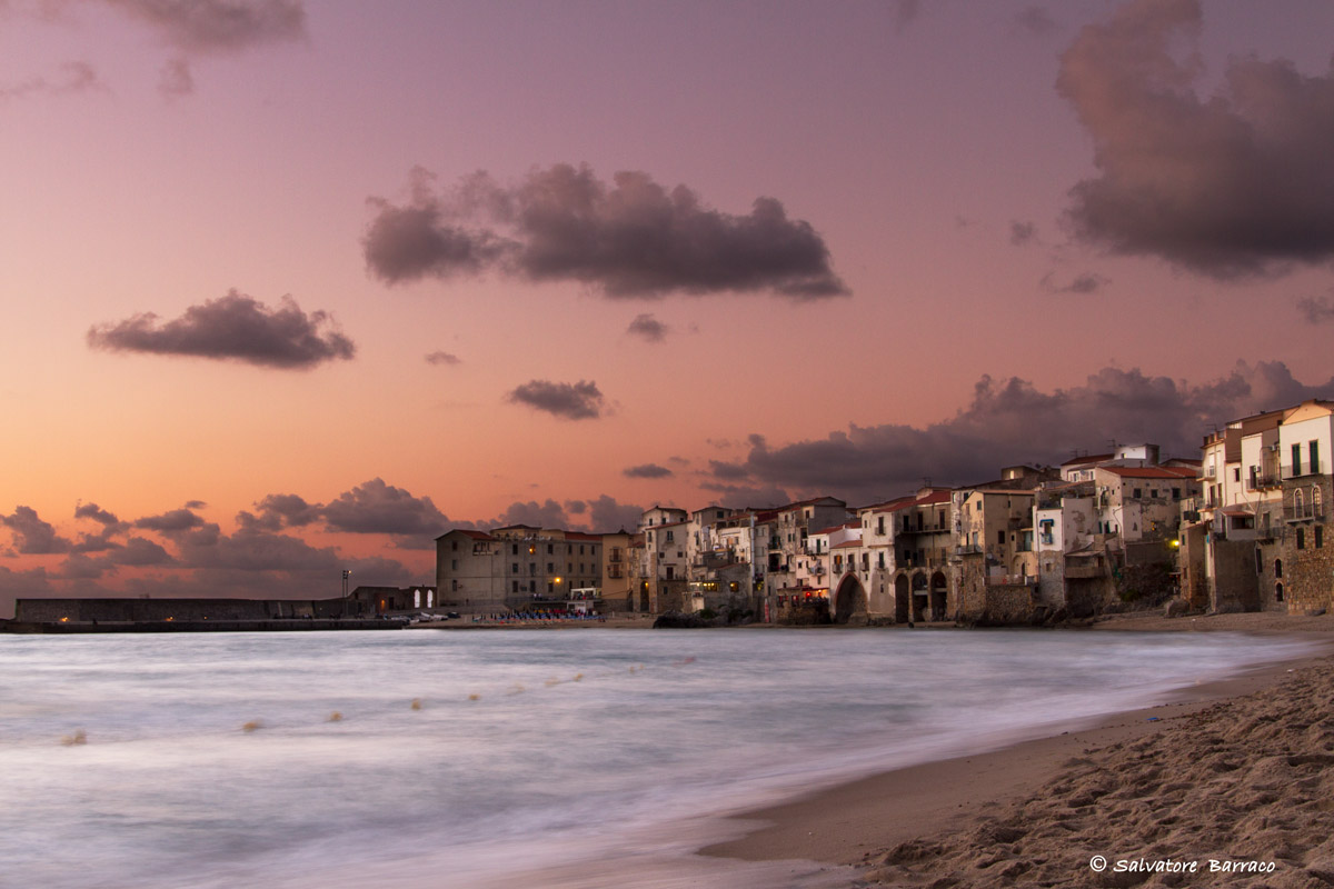 Lights out on Cefalu ...