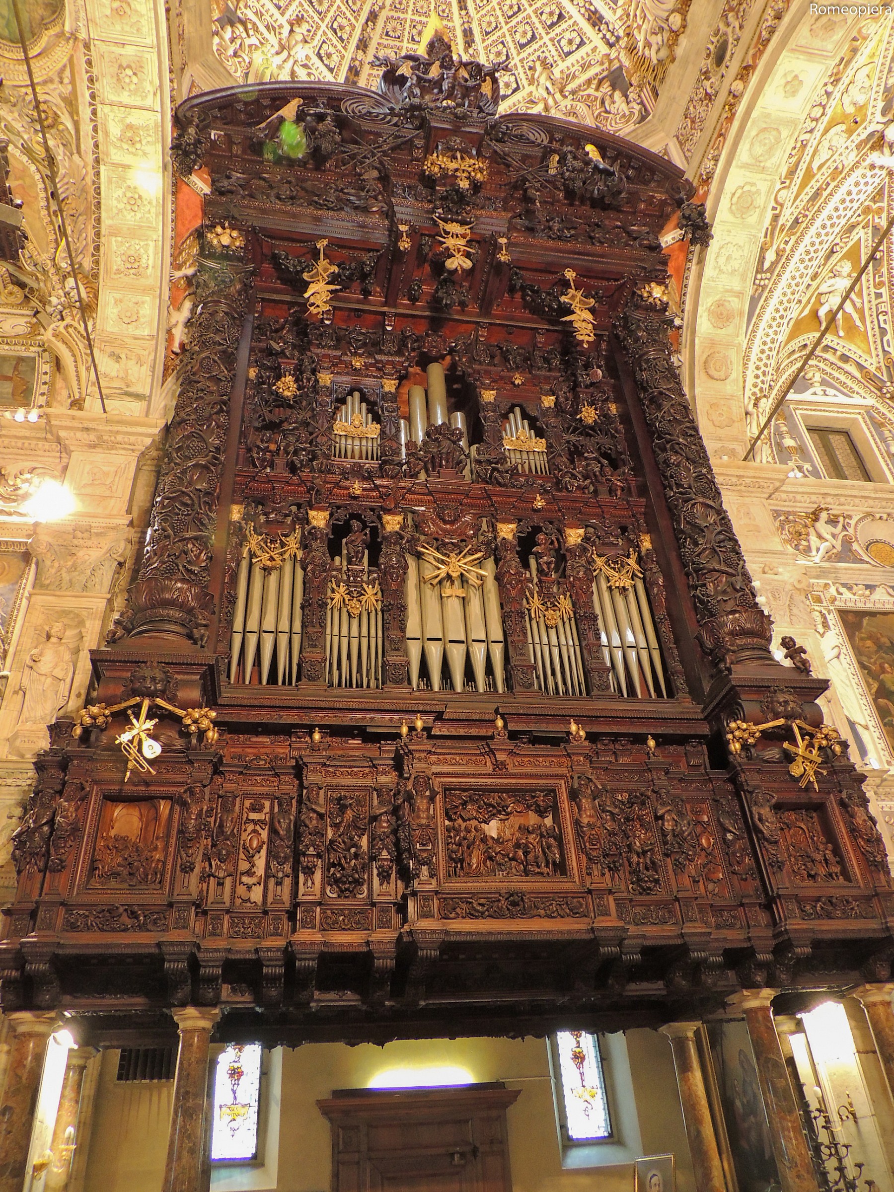 organ of the basilica madonna of pull (so)
