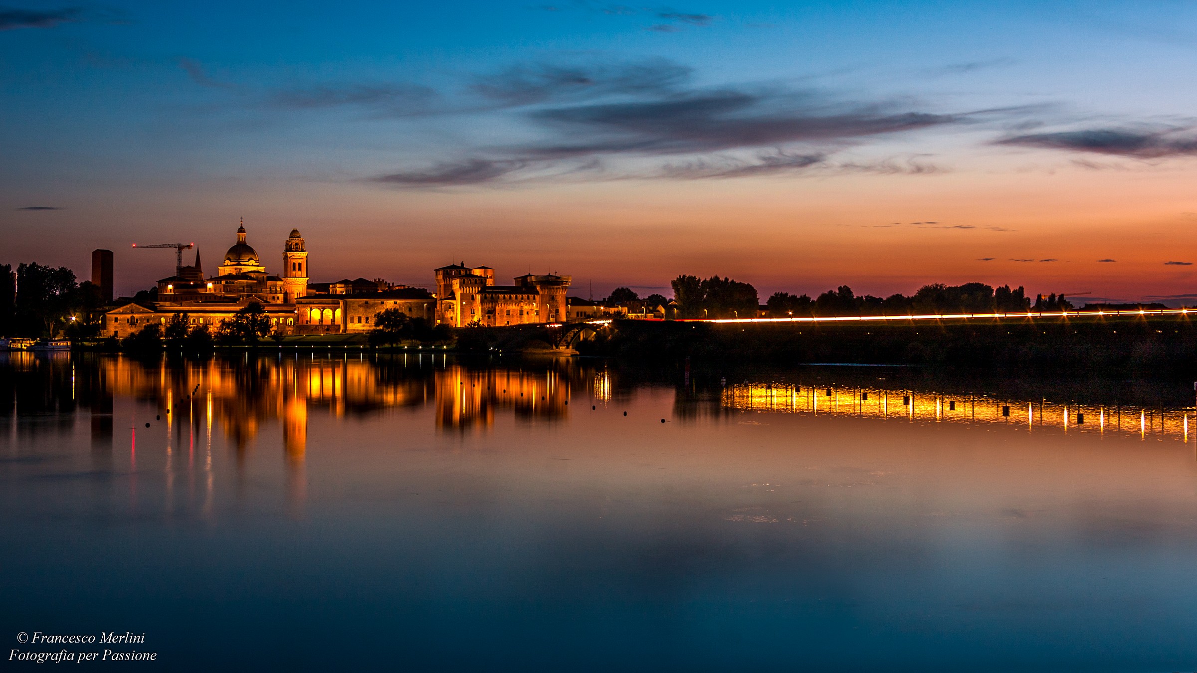 Tramonto sul lago di Mantova....