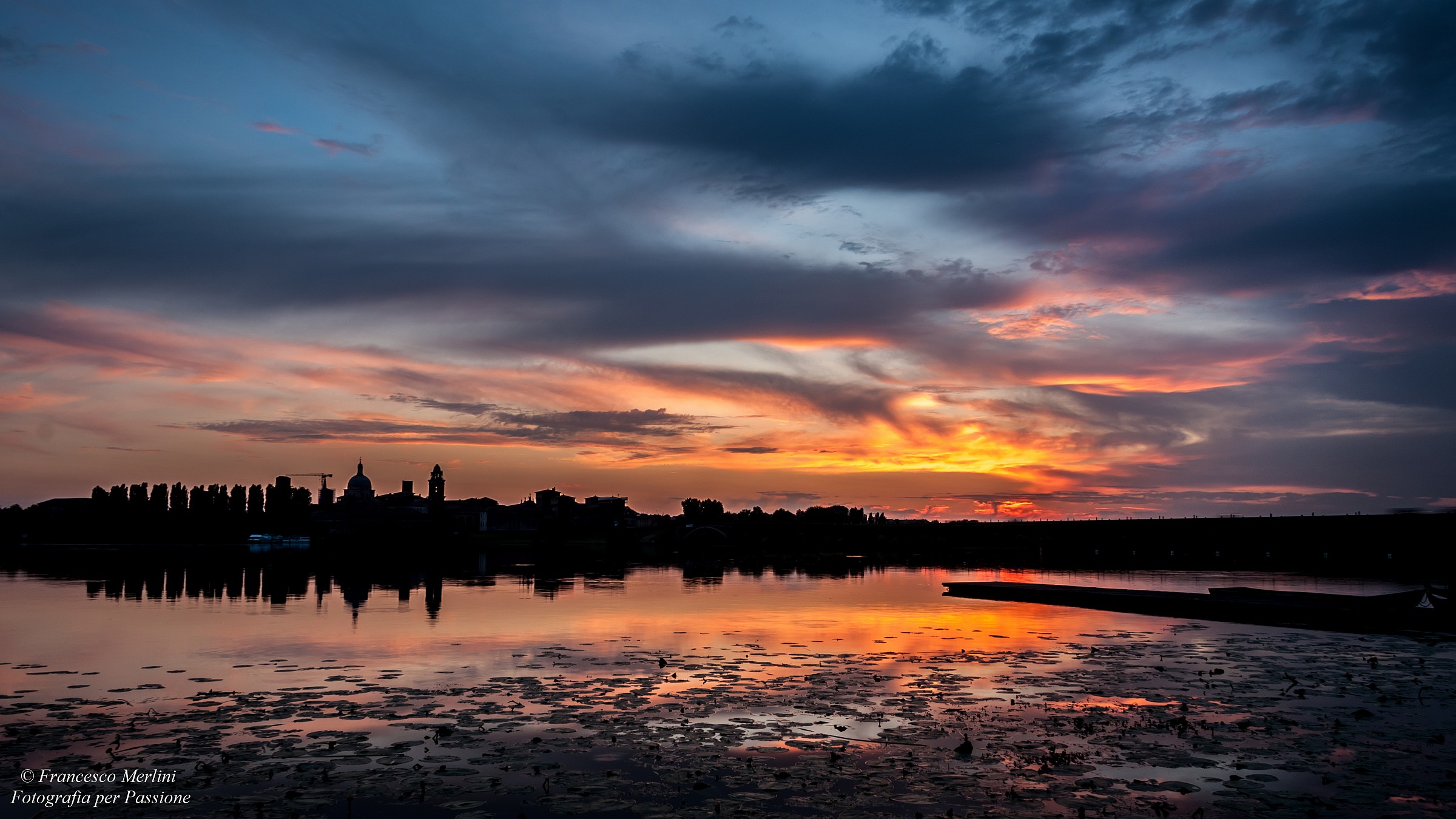 I colori del fuoco su mantova...