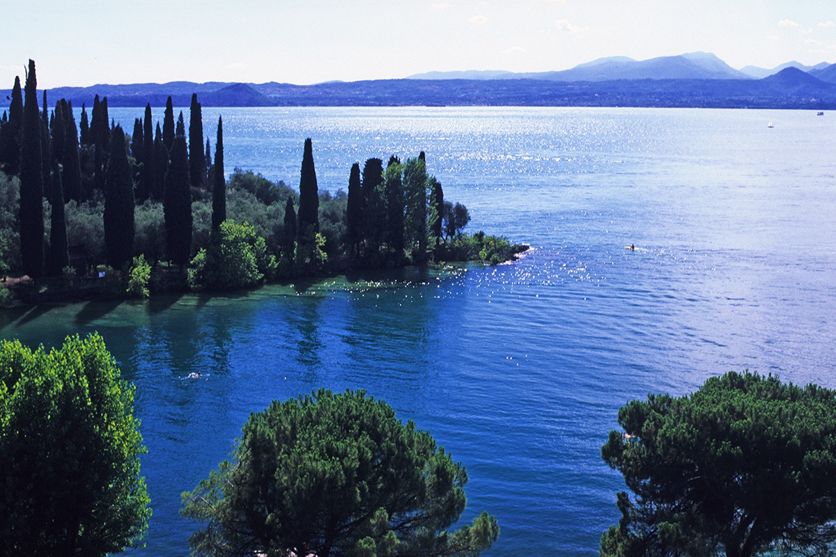 Punta San Vigilio - backlight