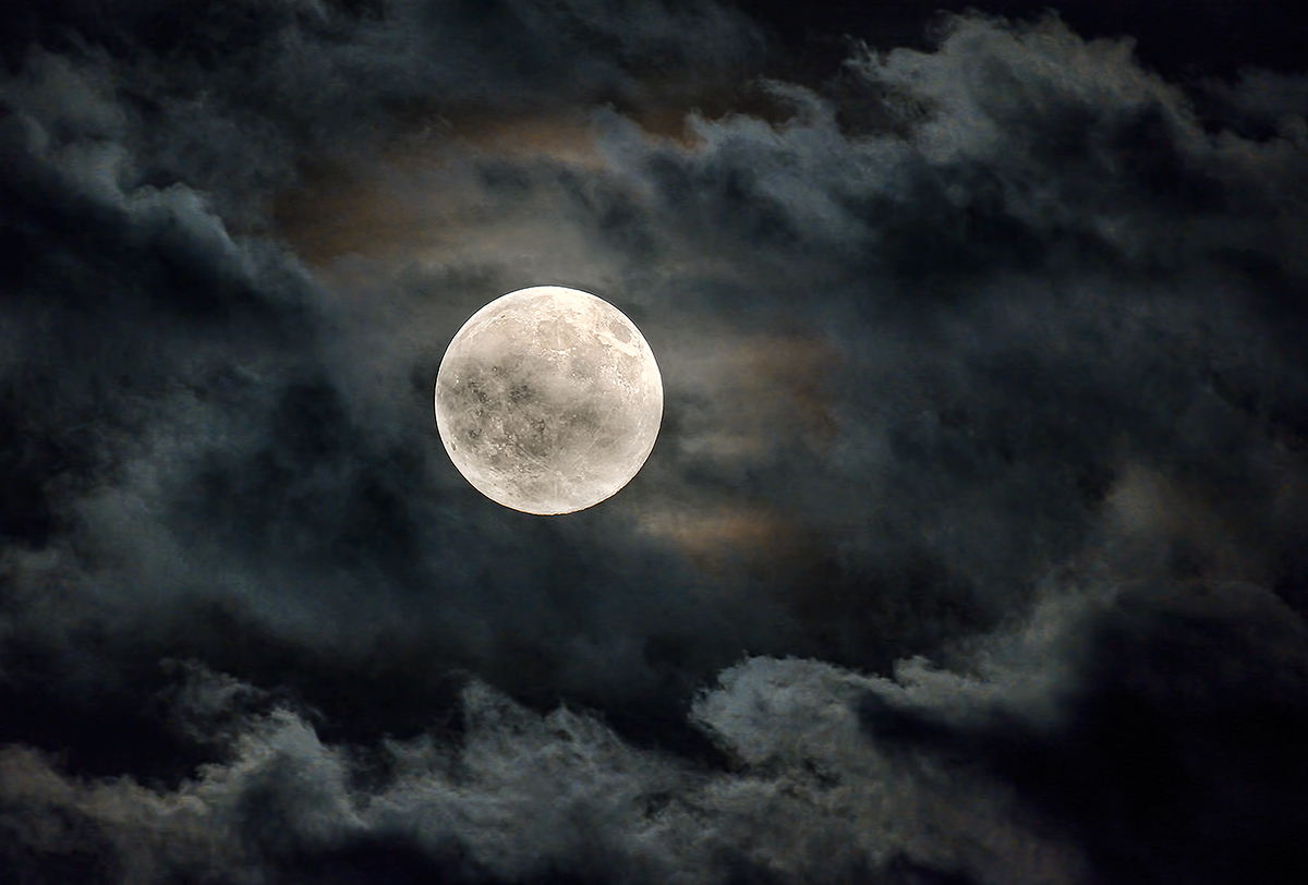 Luna.......ambientata 3