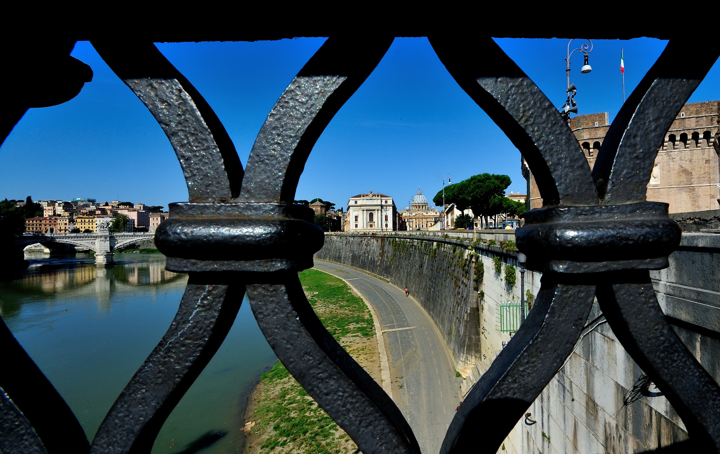 Roma:una insolita vista del Cupolone
