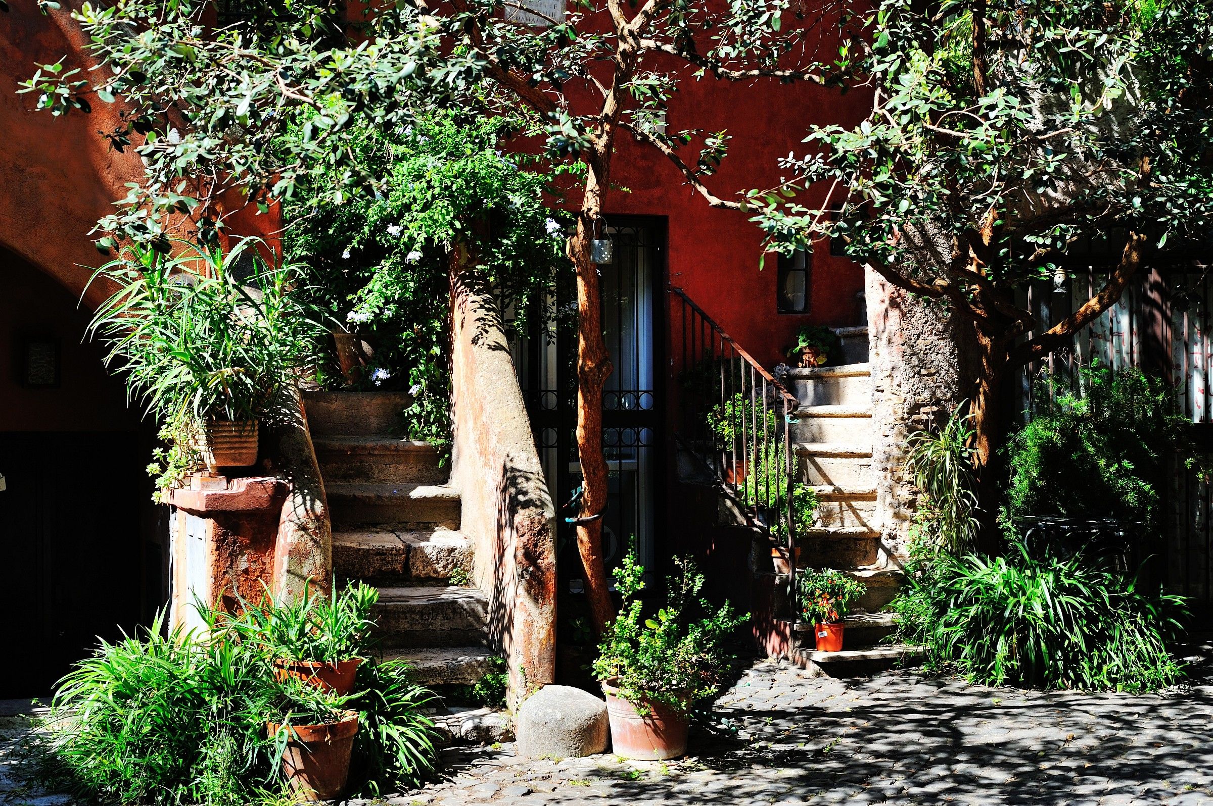 Rome: Palazzo Vecchio Courtyard