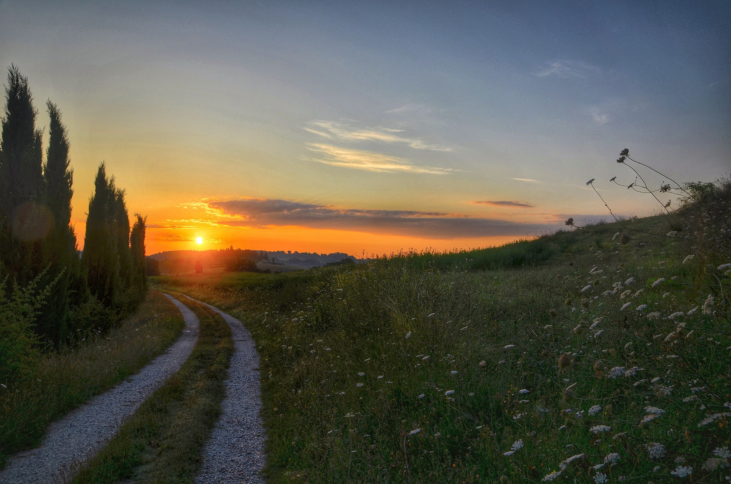 Alba in Val d'Orcia in