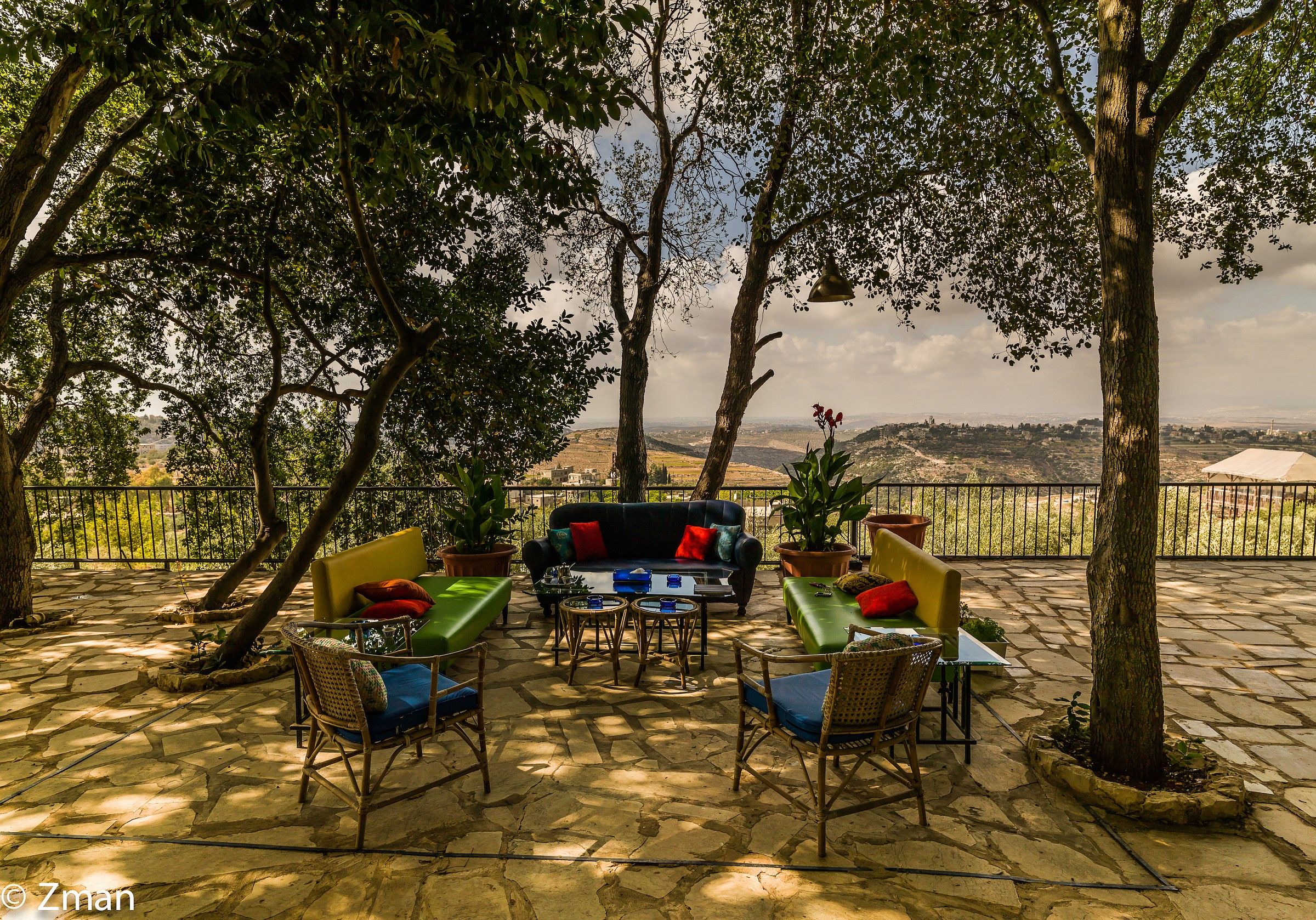 La nostra seduti all'ombra