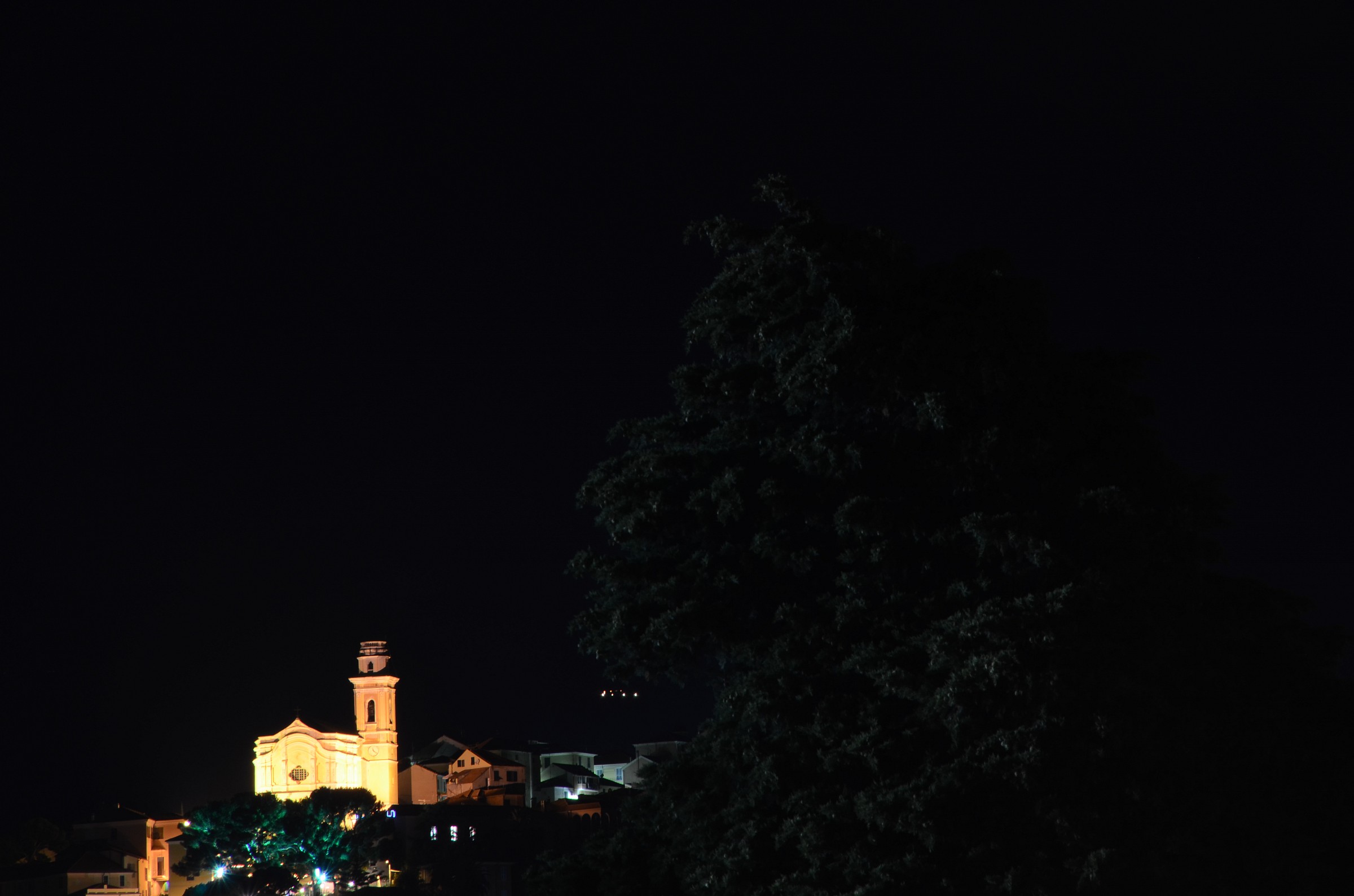 Nuvole , sole e mare