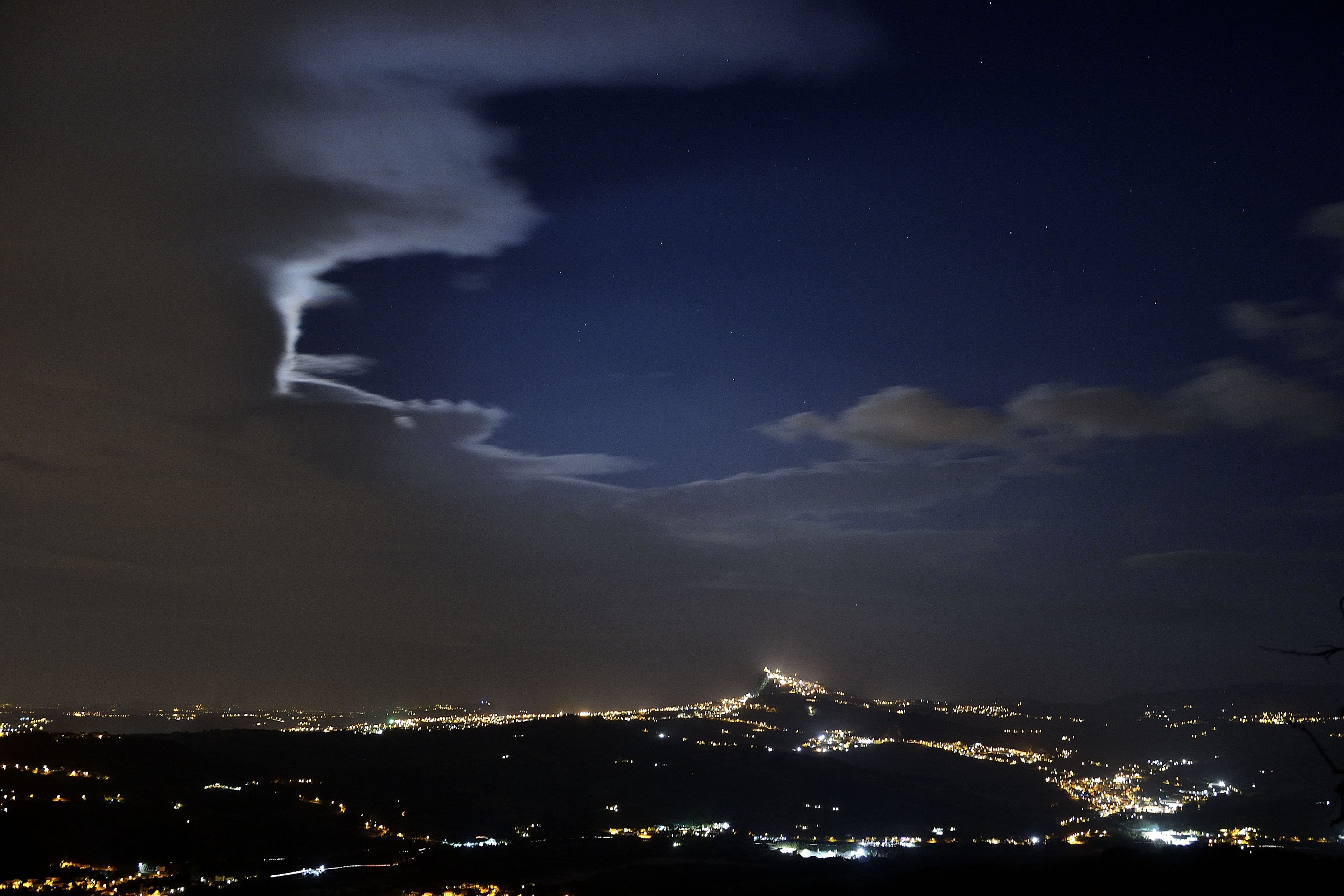 San Marino sullo sfondo