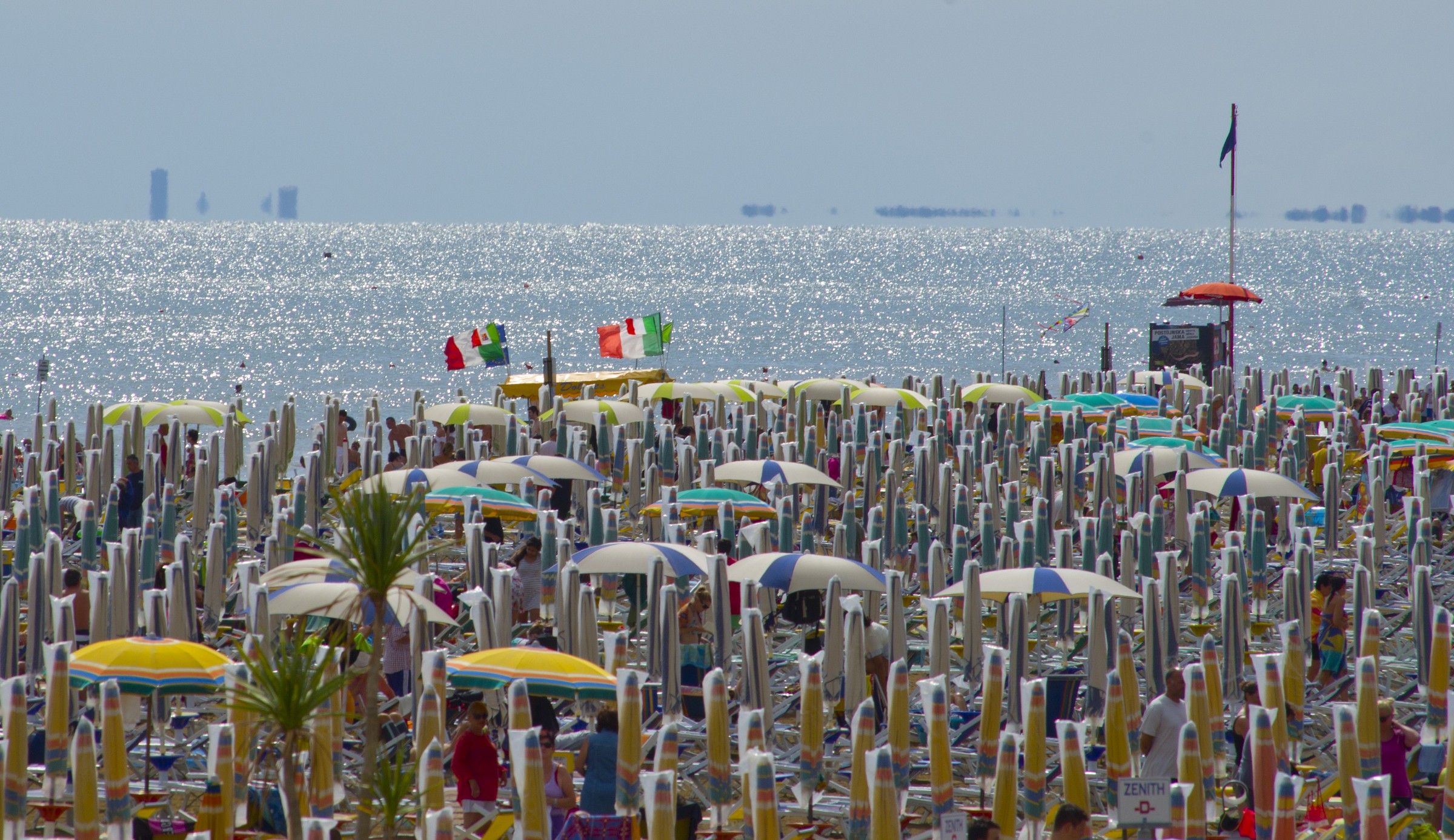 Ferragosto in spiaggia...dopo il temporale