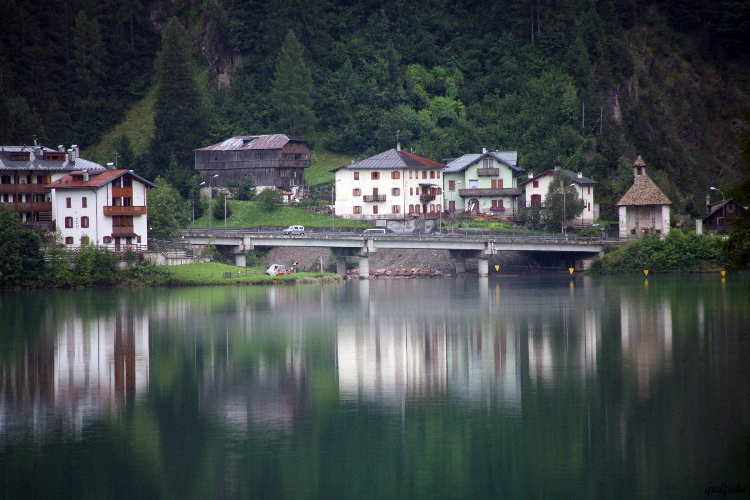 riflessi nel lago di Auronzo